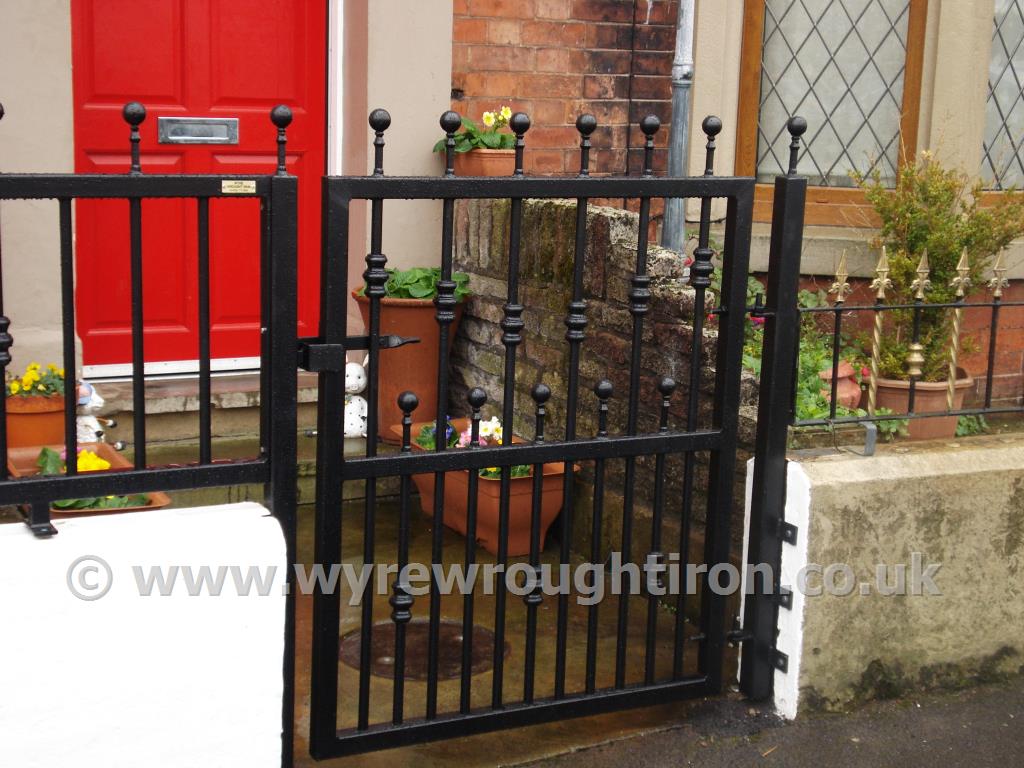 Large box section single flat top gate with ball railhesds and barrels. Galvanised, powder coated and fitted in Fleetwood.